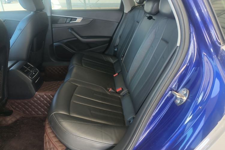 Used Audi A4L 2019 40 TFSI Fashion Edition China VI Emission Standard Left Rear Seat