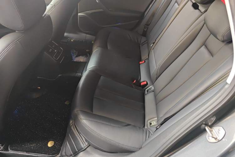 Used Audi A4L 2019 40 TFSI Ambition China VI Left Rear Seat