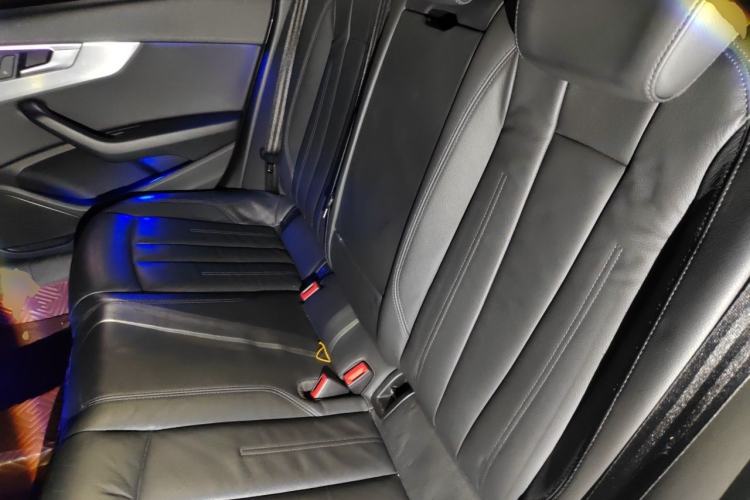 Used Audi A4L 2019 40 TFSI Fashion Edition China VI Emission Standard Left Rear Seat