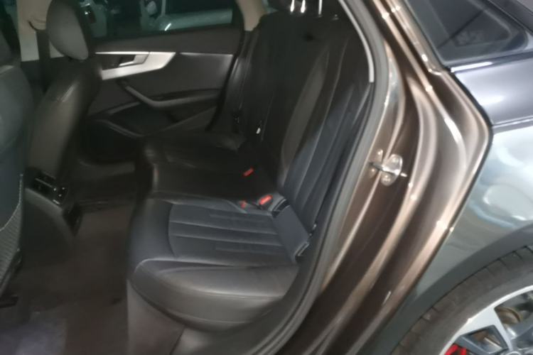 Used Audi A4L 2019 40 TFSI Fashion Edition China VI Emission Standard Left Rear Seat