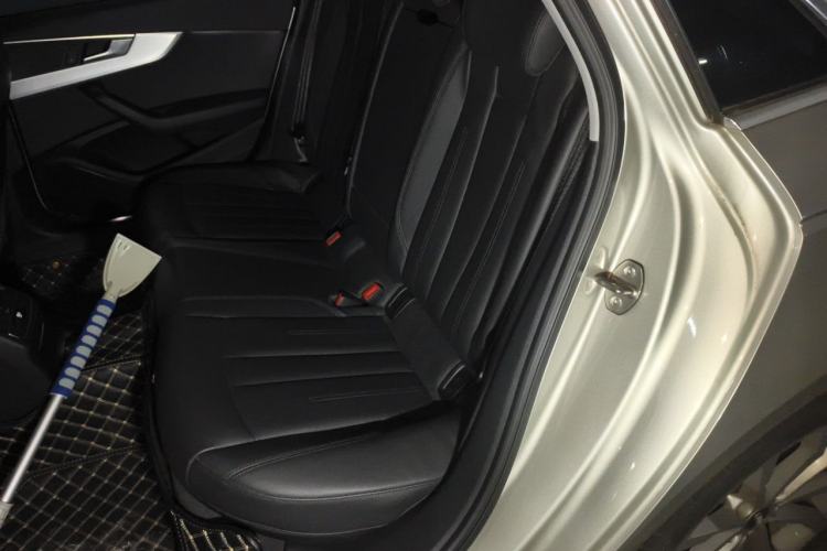 Used Audi A4L 2019 40 TFSI Fashion Edition China VI Emission Standard Left Rear Seat