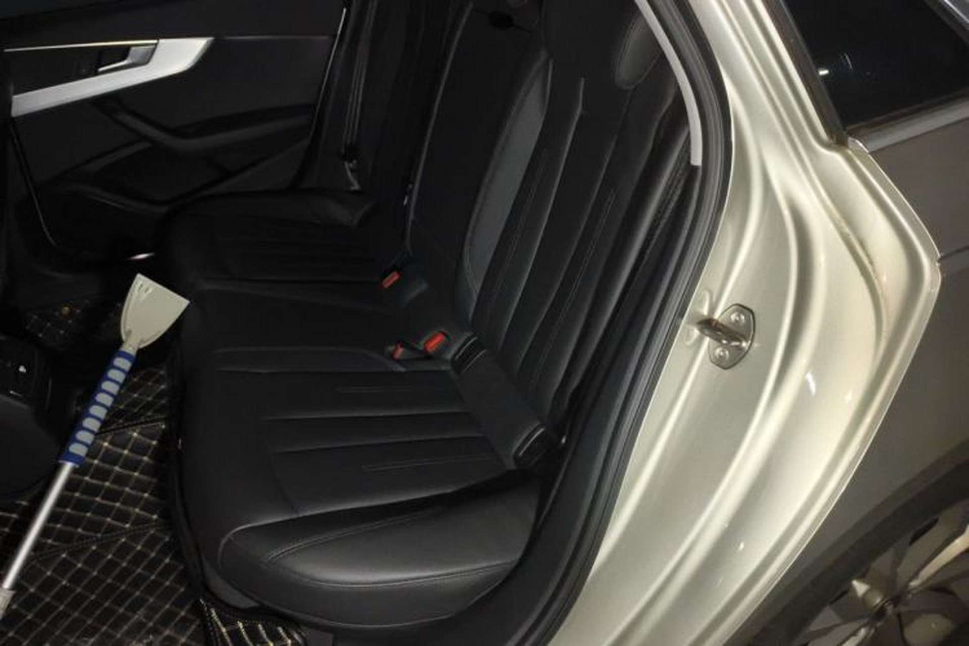 Used Audi A4L 2019 40 TFSI Fashion Edition China VI Emission Standard Left Rear Seat