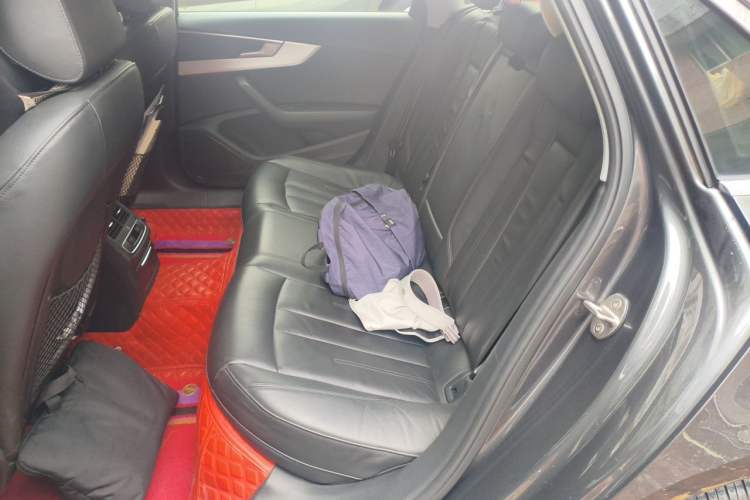Used Audi A4L 2019 40 TFSI Fashion Edition China VI Emission Standard Left Rear Seat
