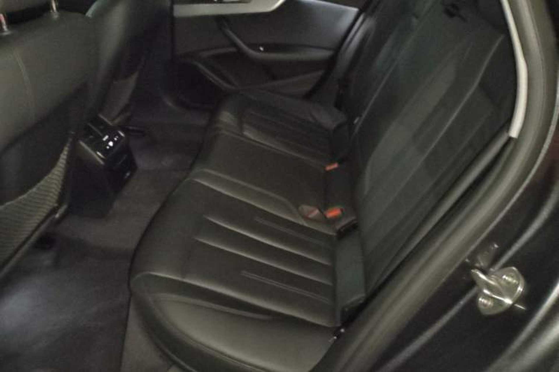 Used Audi A4L 2019 40 TFSI Fashion Edition China VI Emission Standard Left Rear Seat