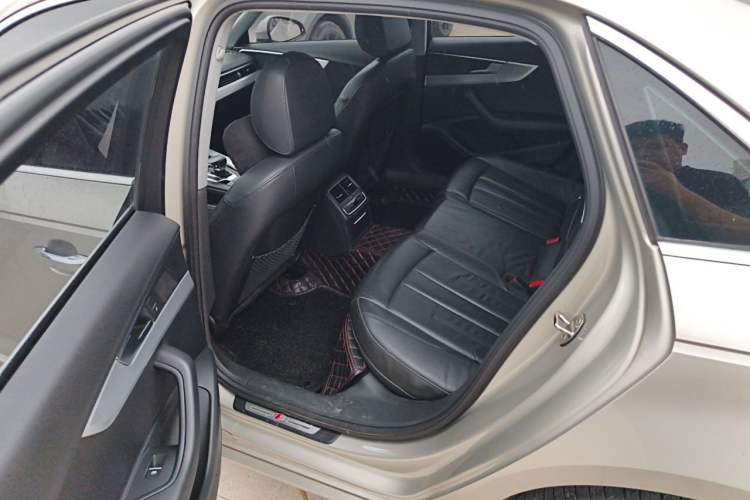 Used Audi A4L 2019 40 TFSI Fashion Version China V Left Rear Seat