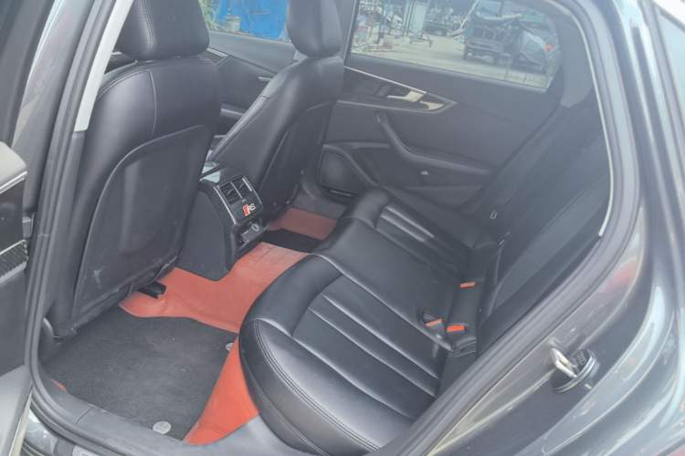 Used Audi A4L 2019 40 TFSI Ambition China VI Left Rear Seat