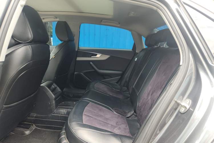 Used Audi A4L 2019 40 TFSI Ambition China VI Left Rear Seat