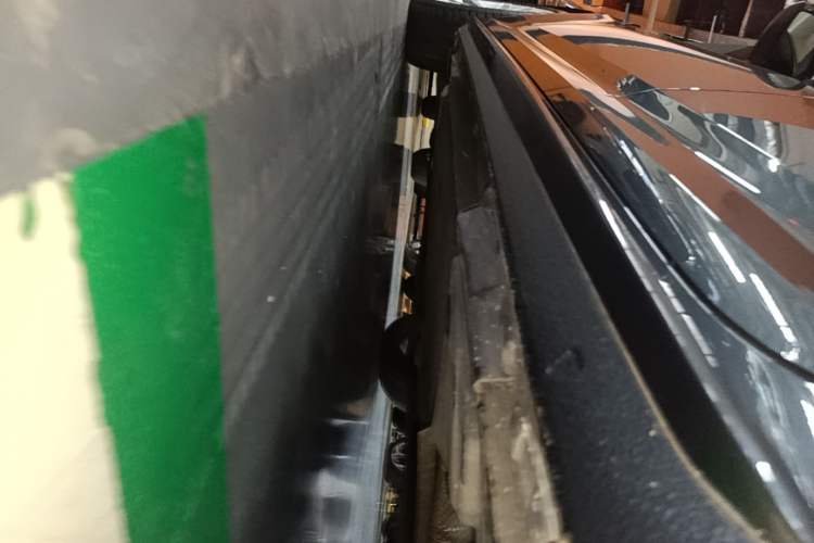 Used Audi A4L 2019 40 TFSI Fashion Edition China VI Emission Standard Left Side Sill