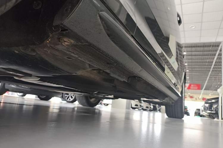 Used Audi A4L 2019 40 TFSI Ambition China VI Left Side Sill
