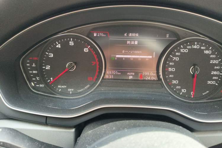Used Audi A4L 2019 40 TFSI Ambition Version China V Odometer Close Up