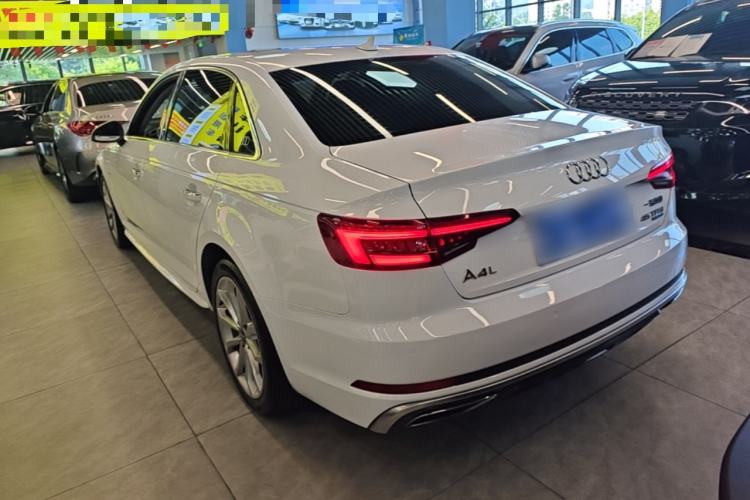 Used Audi A4L 2019 40 TFSI Fashion Edition China VI Emission Standard Rear Left 45 Deg