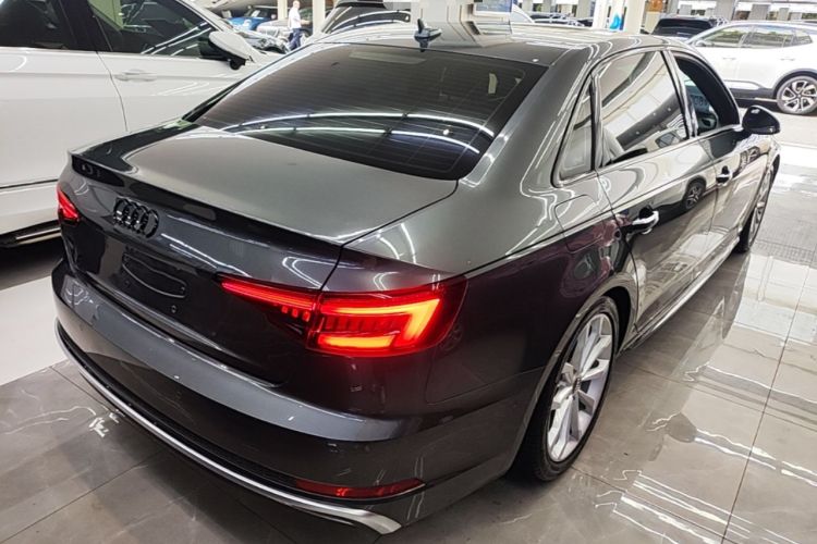 Used Audi A4L 2019 40 TFSI Fashion Edition China VI Emission Standard Rear Right 45 Deg