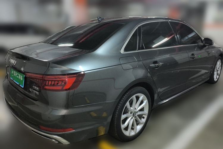 Used Audi A4L 2019 40 TFSI Fashion Edition China VI Emission Standard Rear Right 45 Deg