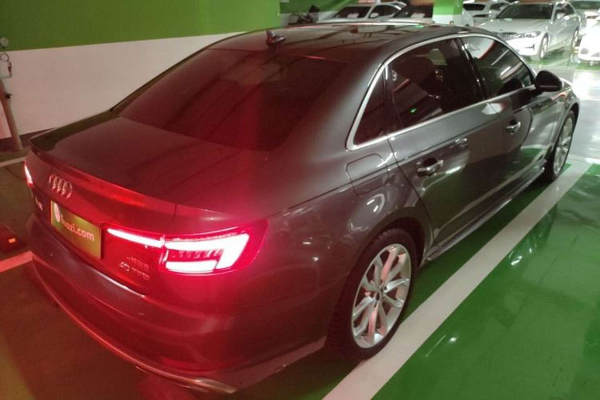Used Audi A4L 2019 40 TFSI Fashion Edition China VI Emission Standard Rear Right 45 Deg