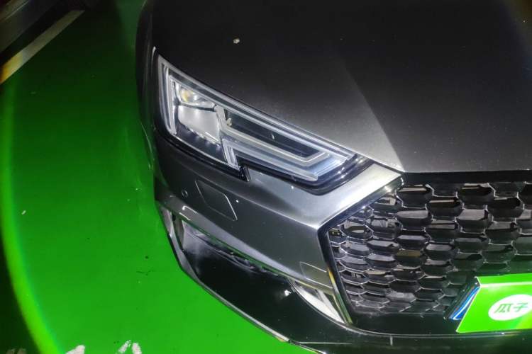 Used Audi A4L 2019 40 TFSI Fashion Edition China VI Emission Standard Right Front Headlight