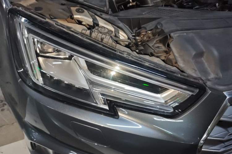 Used Audi A4L 2019 40 TFSI Fashion Edition China VI Emission Standard Right Front Headlight