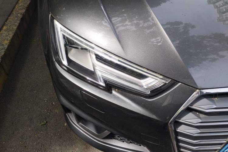 Used Audi A4L 2019 40 TFSI Fashion Edition China VI Emission Standard Right Front Headlight