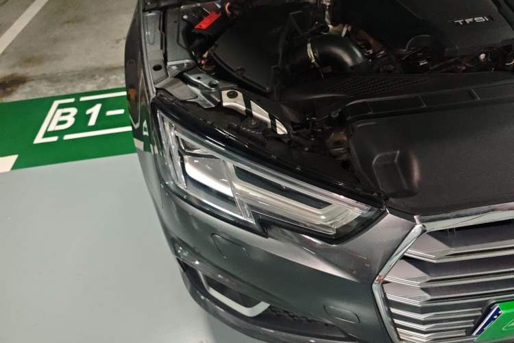 Used Audi A4L 2019 40 TFSI Fashion Edition China VI Emission Standard Right Front Headlight
