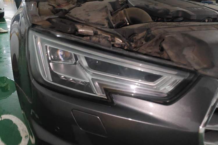 Used Audi A4L 2019 40 TFSI Fashion Version China V Right Front Headlight