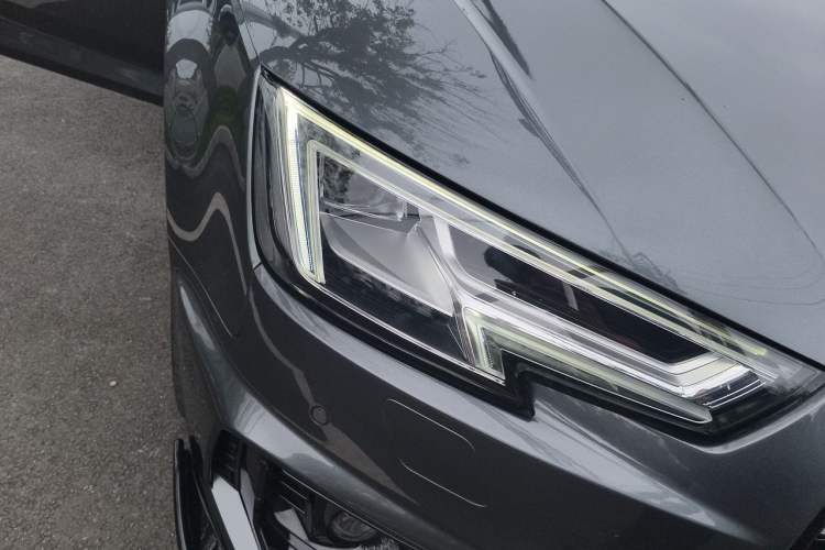 Used Audi A4L 2019 40 TFSI Fashion Edition China VI Emission Standard Right Front Headlight