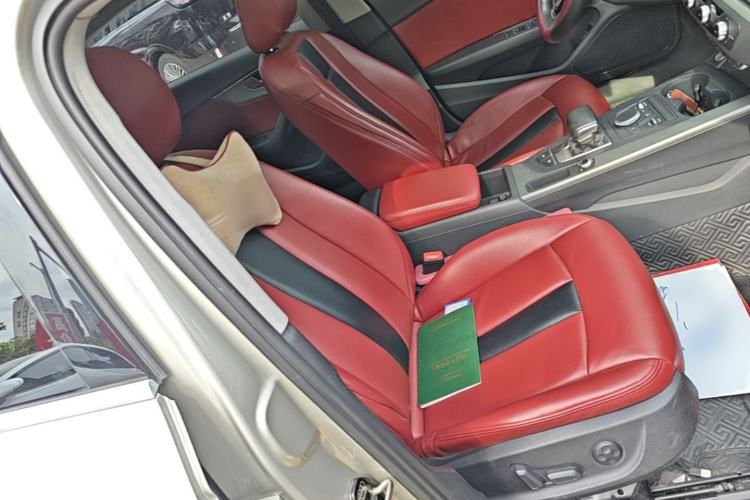 Used Audi A4L 2019 40 TFSI Ambition China VI Right Front Seat