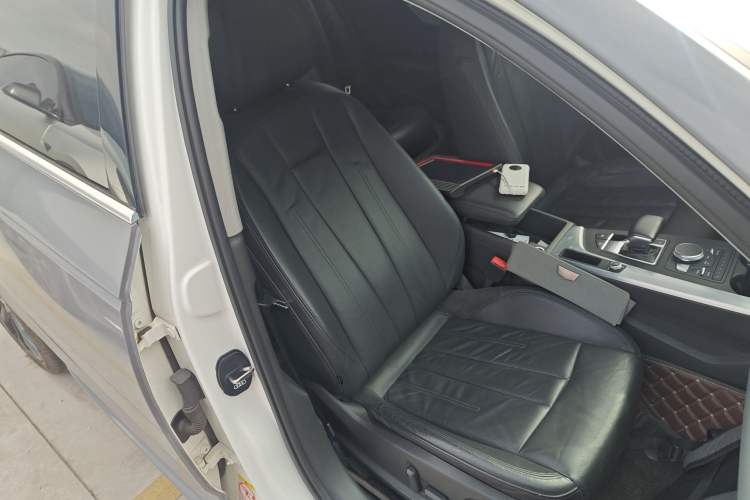 Used Audi A4L 2019 40 TFSI Fashion Version China V Right Front Seat