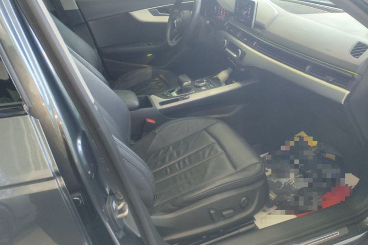 Used Audi A4L 2019 40 TFSI Fashion Edition China VI Emission Standard Right Front Seat
