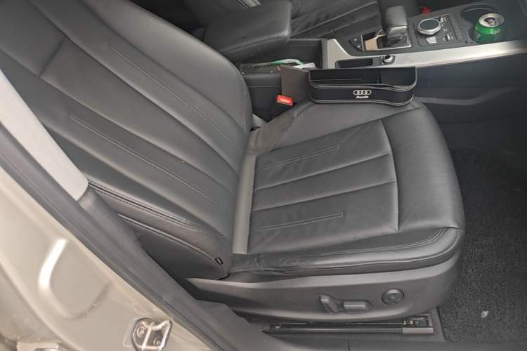Used Audi A4L 2019 40 TFSI Fashion Edition China VI Emission Standard Right Front Seat