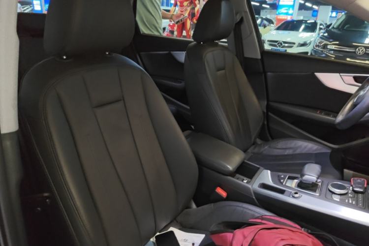 Used Audi A4L 2019 40 TFSI Fashion Edition China VI Emission Standard Right Front Seat
