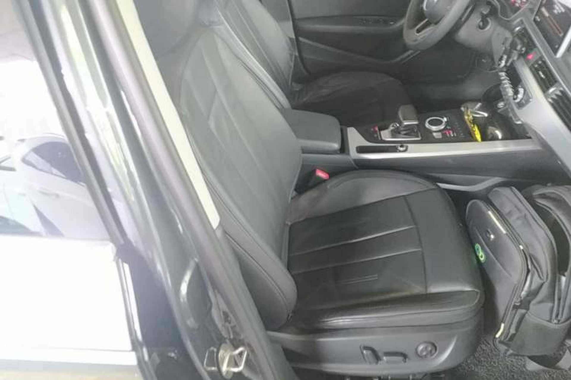 Used Audi A4L 2019 40 TFSI Fashion Edition China VI Emission Standard Right Front Seat