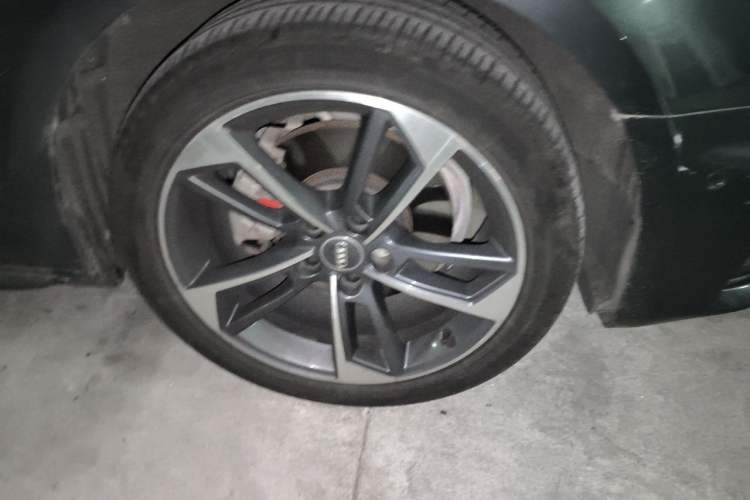 Used Audi A4L 2019 40 TFSI Fashion Edition China VI Emission Standard Right Front Wheel Hub