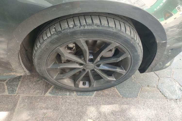 Used Audi A4L 2019 40 TFSI Fashion Edition China VI Emission Standard Right Front Wheel Hub