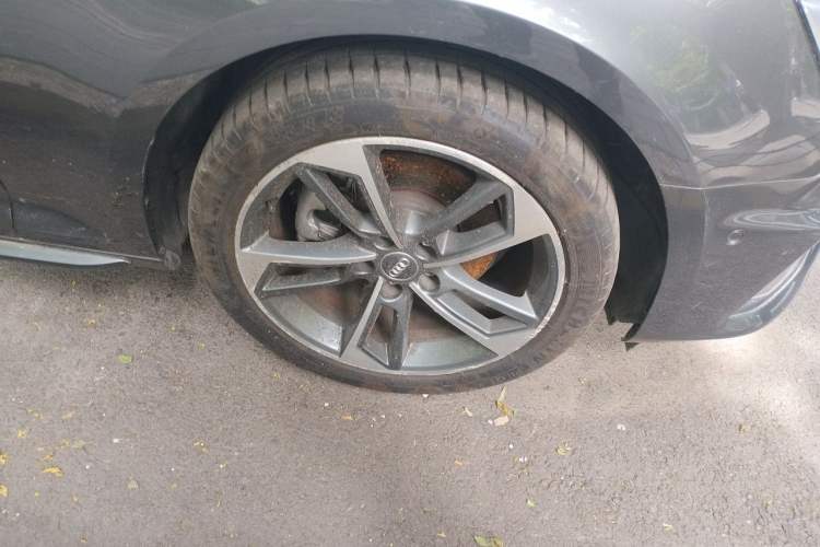 Used Audi A4L 2019 40 TFSI Fashion Edition China VI Emission Standard Right Front Wheel Hub