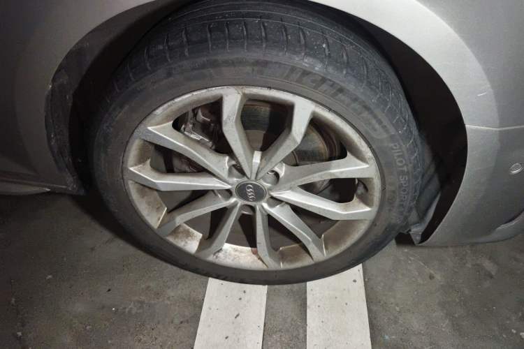 Used Audi A4L 2019 40 TFSI Fashion Edition China VI Emission Standard Right Front Wheel Hub