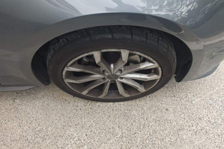 Used Audi A4L 2019 40 TFSI Fashion Version China V Right Front Wheel Hub