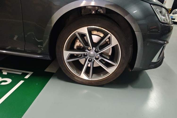Used Audi A4L 2019 40 TFSI Fashion Edition China VI Emission Standard Right Front Wheel Hub