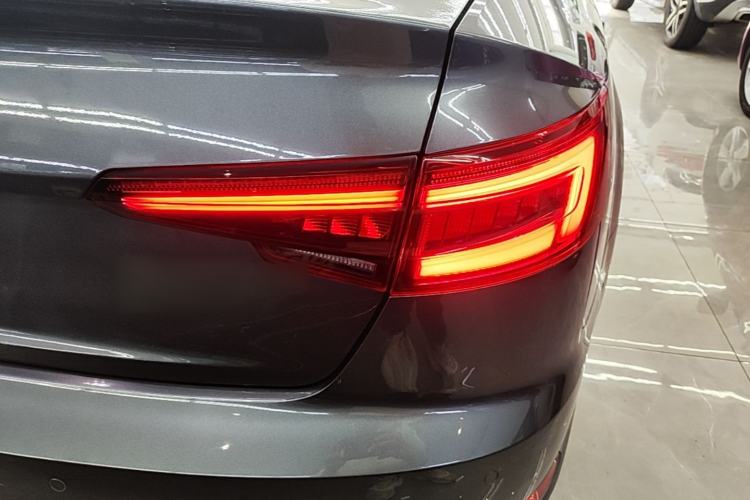 Used Audi A4L 2019 40 TFSI Fashion Edition China VI Emission Standard Right Rear Taillight