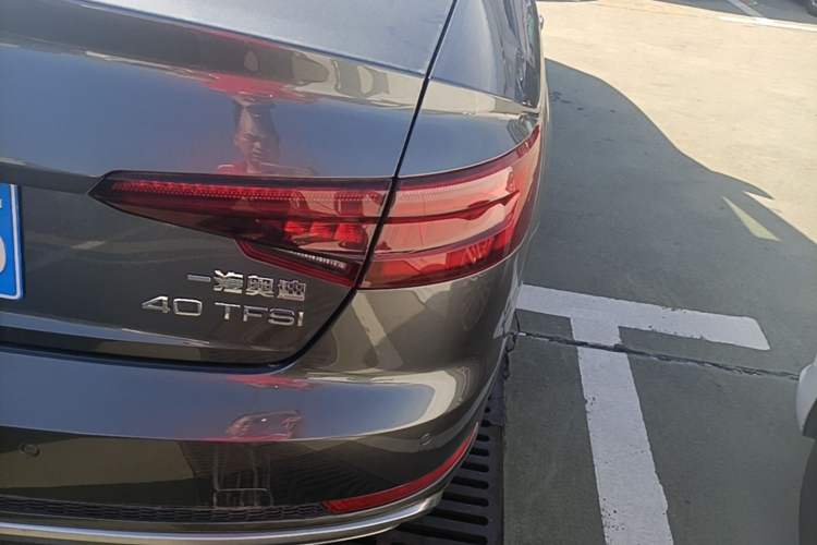 Used Audi A4L 2019 40 TFSI Fashion Edition China VI Emission Standard Right Rear Taillight