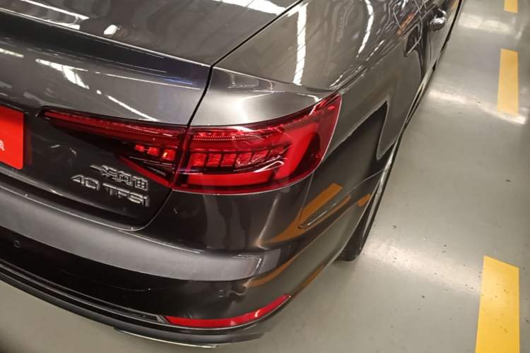 Used Audi A4L 2019 40 TFSI Ambition Version China V Right Rear Taillight