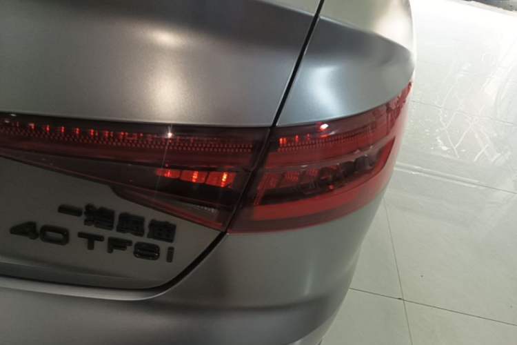 Used Audi A4L 2019 40 TFSI Ambition China VI Right Rear Taillight