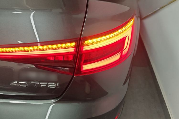 Used Audi A4L 2019 40 TFSI Fashion Edition China VI Emission Standard Right Rear Taillight