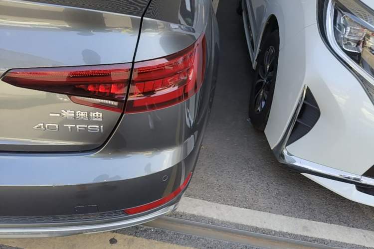 Used Audi A4L 2019 40 TFSI Fashion Edition China VI Emission Standard Right Rear Taillight