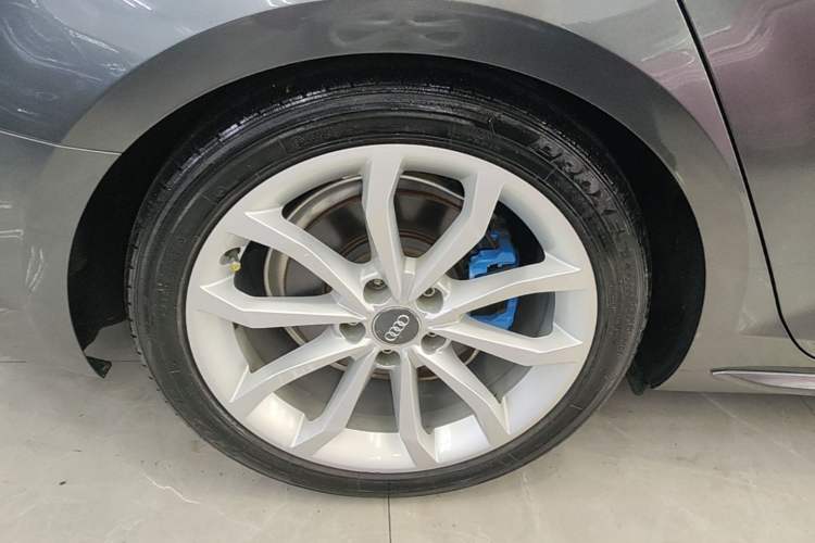 Used Audi A4L 2019 40 TFSI Fashion Edition China VI Emission Standard Right Rear Wheel Hub