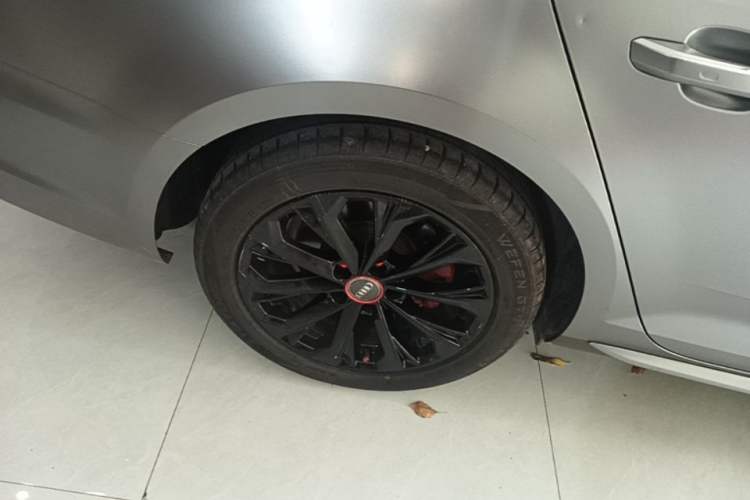 Used Audi A4L 2019 40 TFSI Ambition China VI Right Rear Wheel Hub