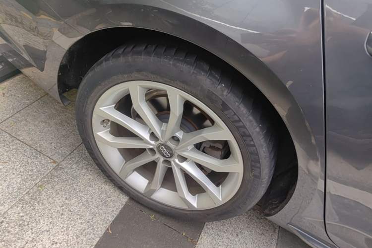 Used Audi A4L 2019 40 TFSI Fashion Edition China VI Emission Standard Right Rear Wheel Hub