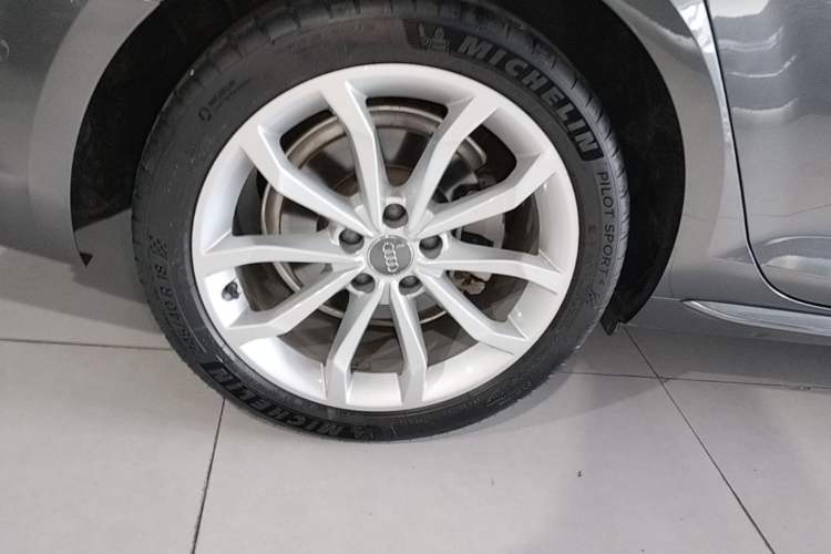 Used Audi A4L 2019 40 TFSI Fashion Edition China VI Emission Standard Right Rear Wheel Hub