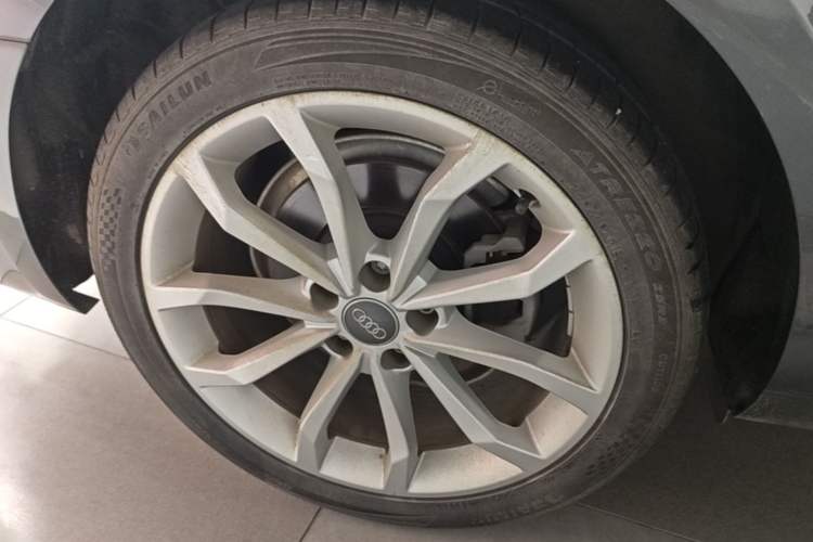 Used Audi A4L 2019 40 TFSI Fashion Edition China VI Emission Standard Right Rear Wheel Hub