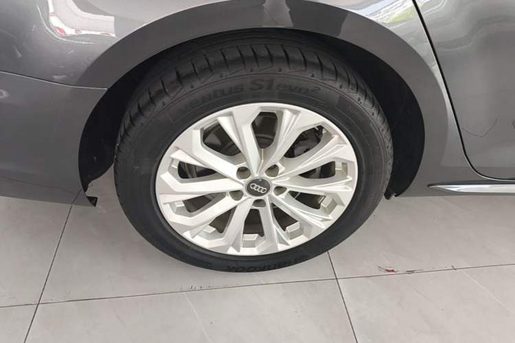 Used Audi A4L 2019 40 TFSI Ambition China VI Right Rear Wheel Hub