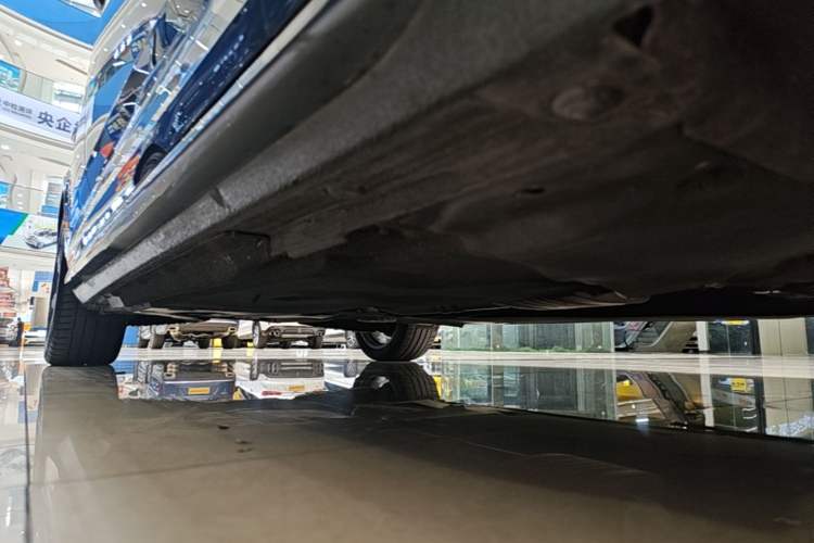 Used Audi A4L 2019 40 TFSI Fashion Edition China VI Emission Standard Right Side Sill