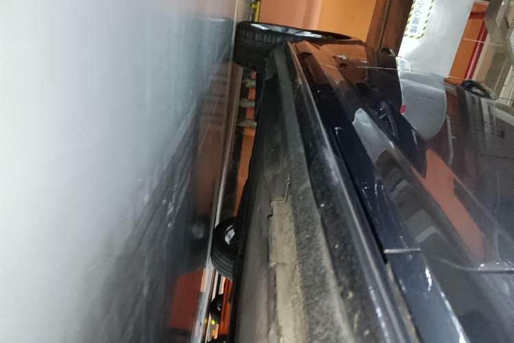 Used Audi A4L 2019 40 TFSI Fashion Edition China VI Emission Standard Right Side Sill